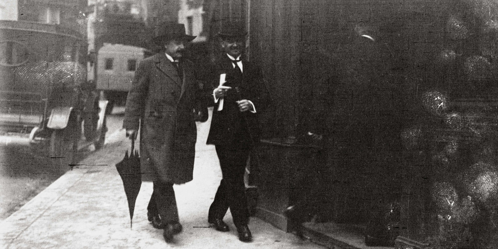 La théorie de la relativité générale, Albert Einstein, le 23 mars 1916