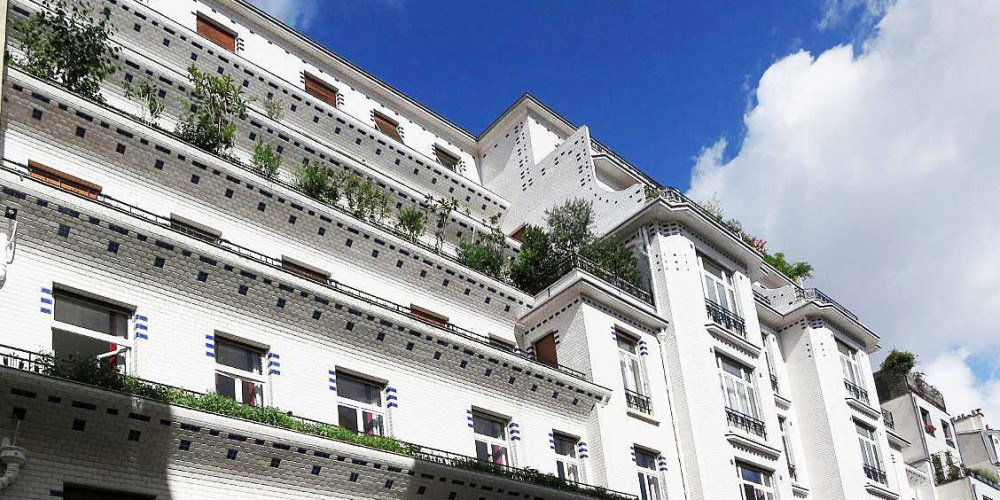 Le carrelage en extérieur : l’immeuble d’Henri Sauvage rue Vavin à Paris