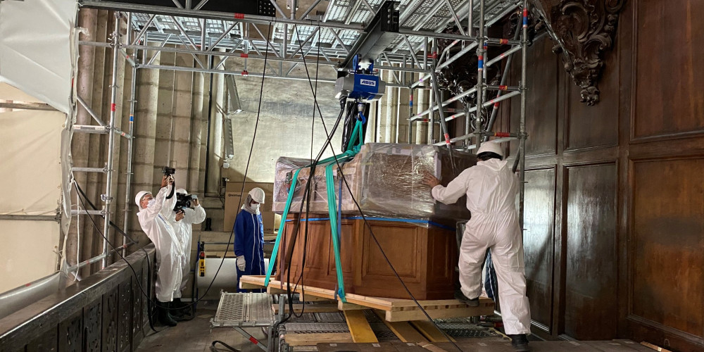 Dépose de la console du grand orgue