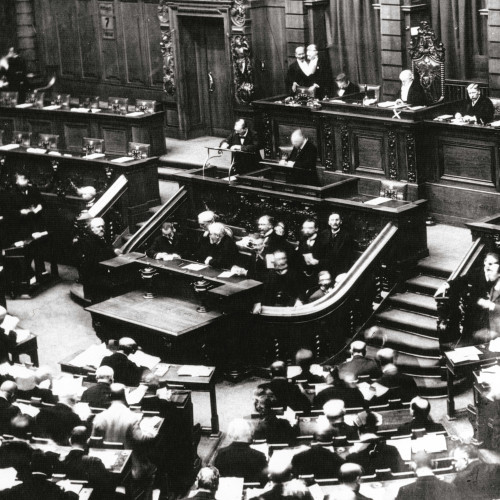 Scéance de réouverture du Reichstag : le bureau