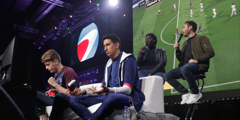 Deux joueurs français s'affrontent durant l’Electronic Sport World Cup