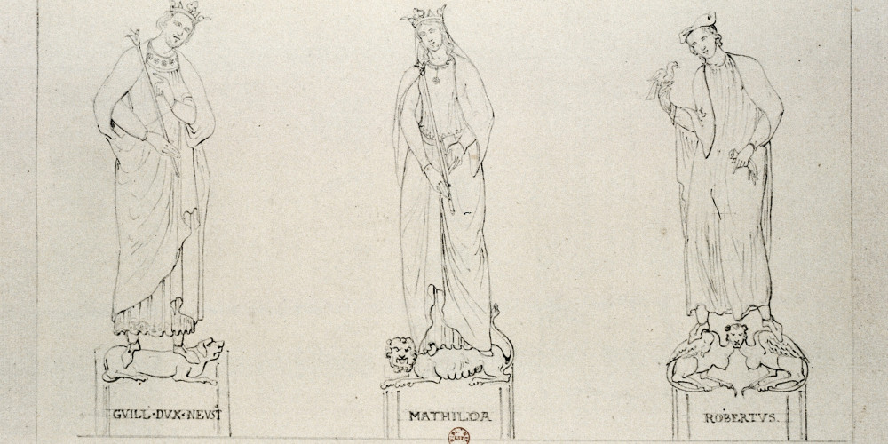 Statues de Guillaume le Conquérant, de la reine Mathilde et de leur fils Robert dans l'abbaye Saint-Etienne à Caen