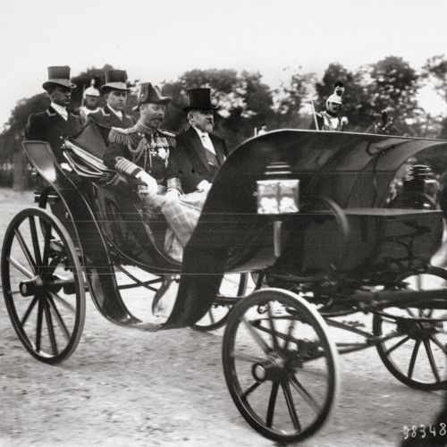 Le roi George V et Raymond Poincaré en calèche