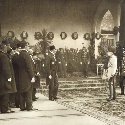 François-Joseph Ier accueilli à Sarajevo par des dignitaires