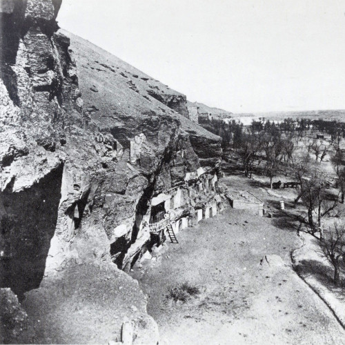 Vue des grottes de Duhuang (ou Touen-Houang)
