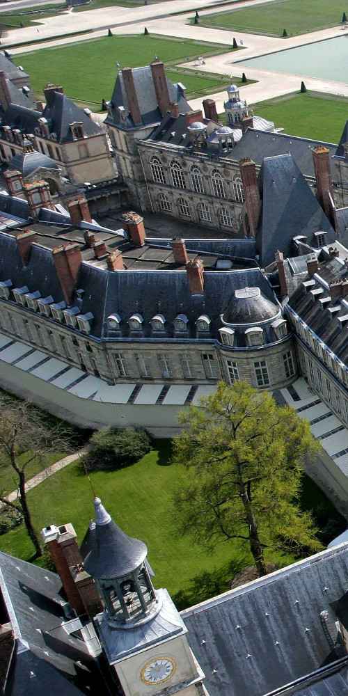 Vue aérienne du château de Fontainebleau