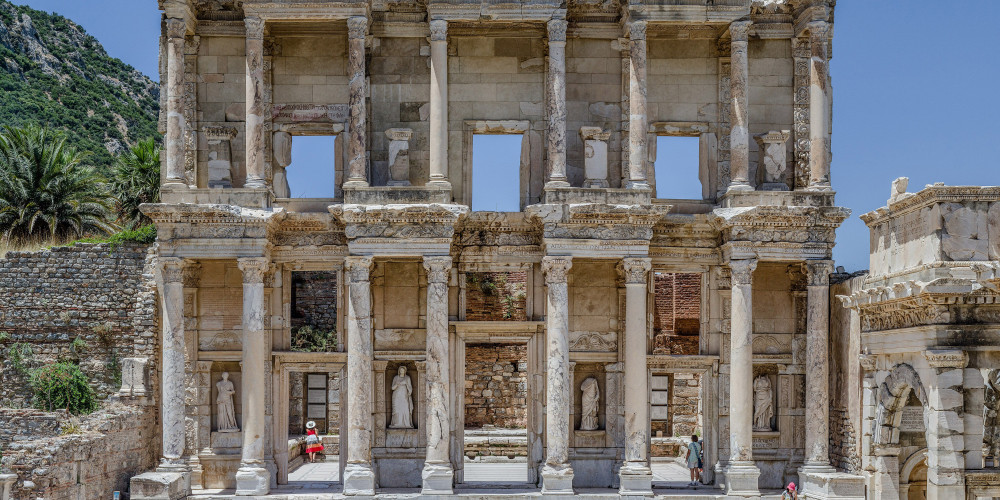 Façade de la bibliothèque de Celsus à Éphèse