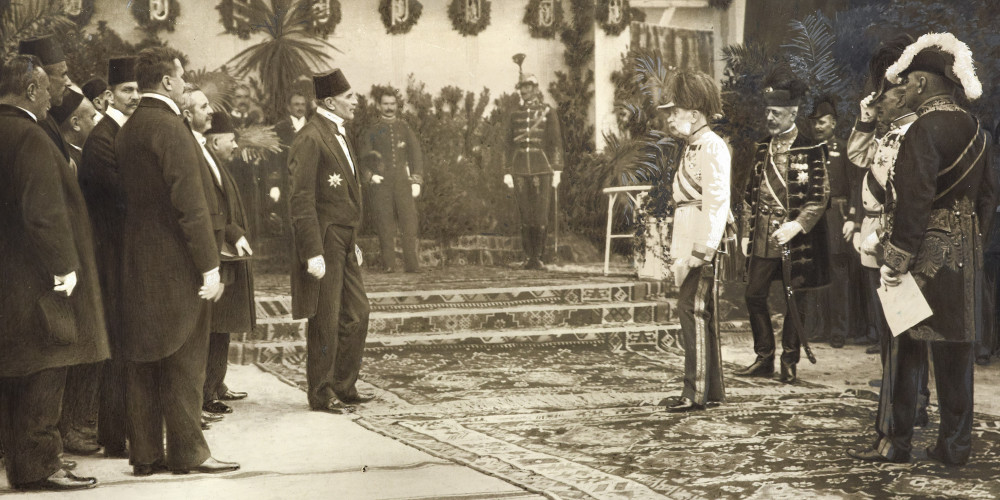François-Joseph Ier accueilli à Sarajevo par des dignitaires