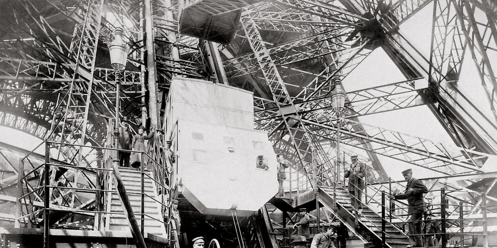 Les ascenseurs de la Tour Eiffel en 1889