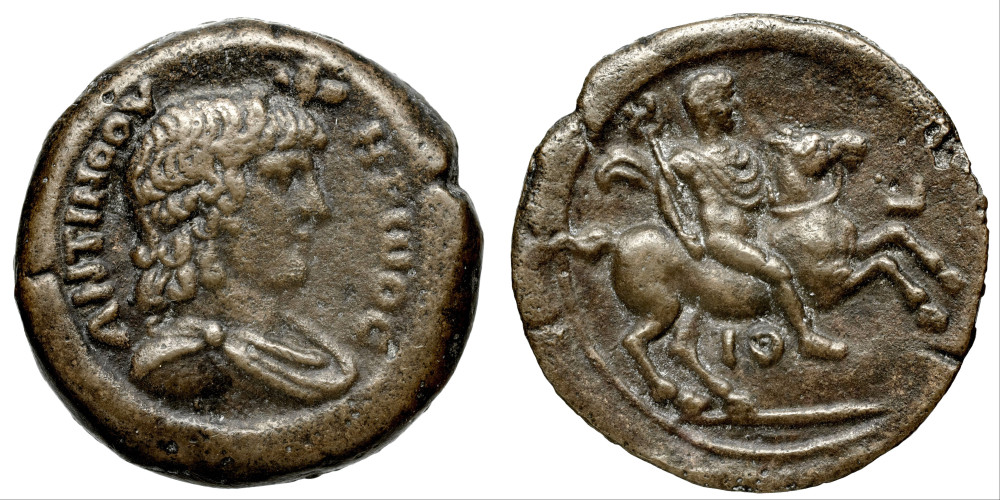 Monnaie représentant Antinoüs en buste et à cheval