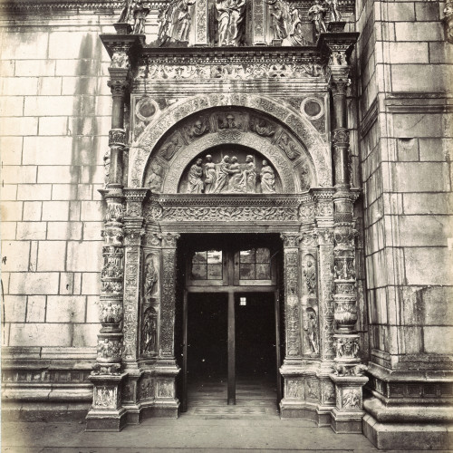 Porte latérale de la cathédrale de Côme