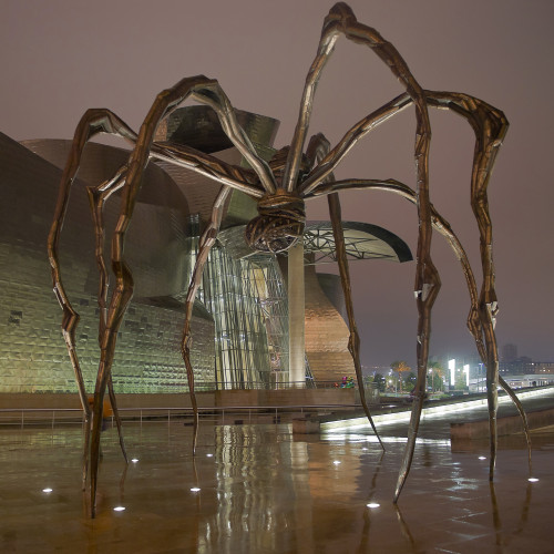 “Maman”, une araignée de 9 m