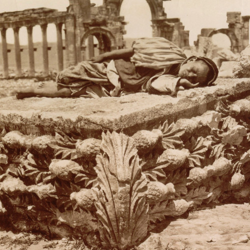 Sculpture d’un chapiteau à Palmyre