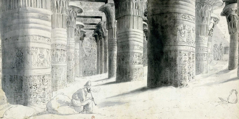 Dans un temple égyptien partiellement ensablé
