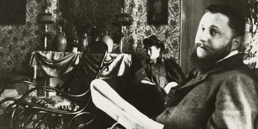 Thadée Natanson et sa femme Misia photographiés chez eux, rue Saint-Florentin