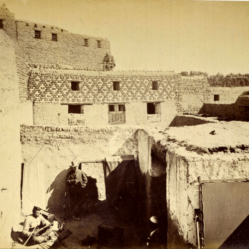 Intérieur de la maison de l'expédition de Gerhard Rohlfs à Qasr Dachel