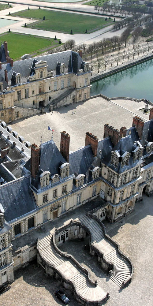 Vue aérienne du château de Fontainebleau
