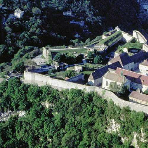 Vue aérienne de la Citadelle de Besançon par Vauban