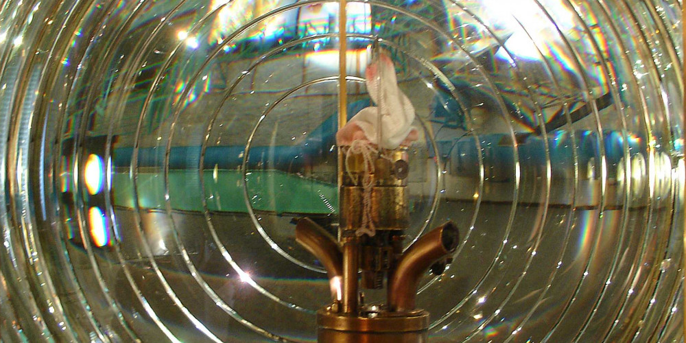 Premier appareil lenticulaire à feu tournant installé au phare de Cordouan par Augustin Fresnel en 1823
