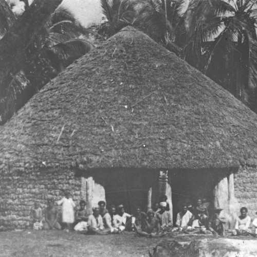 Une case commune d'hommes aux Nouvelles Hébrides