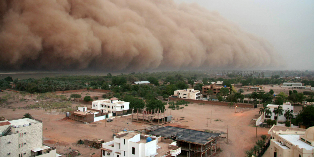 Une tempête de sable avance sur Khartoum