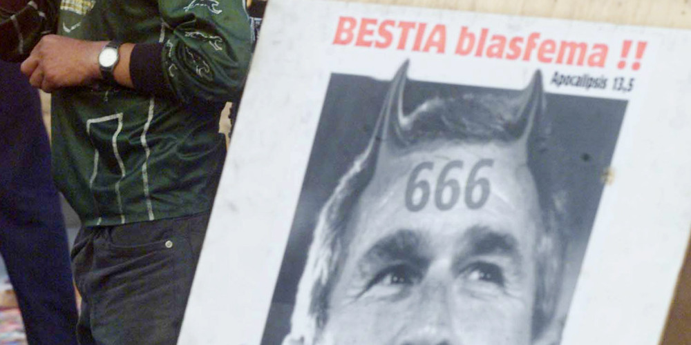 Le président américain George W. Bush en bête de l’Apocalypse