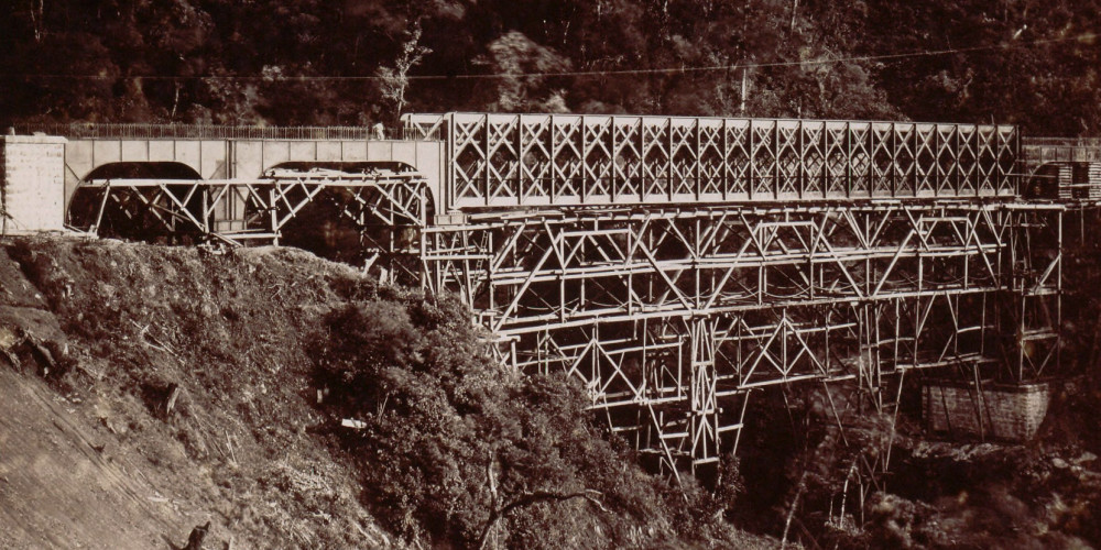 Viaducto sobre o Rio São João K. 62.210