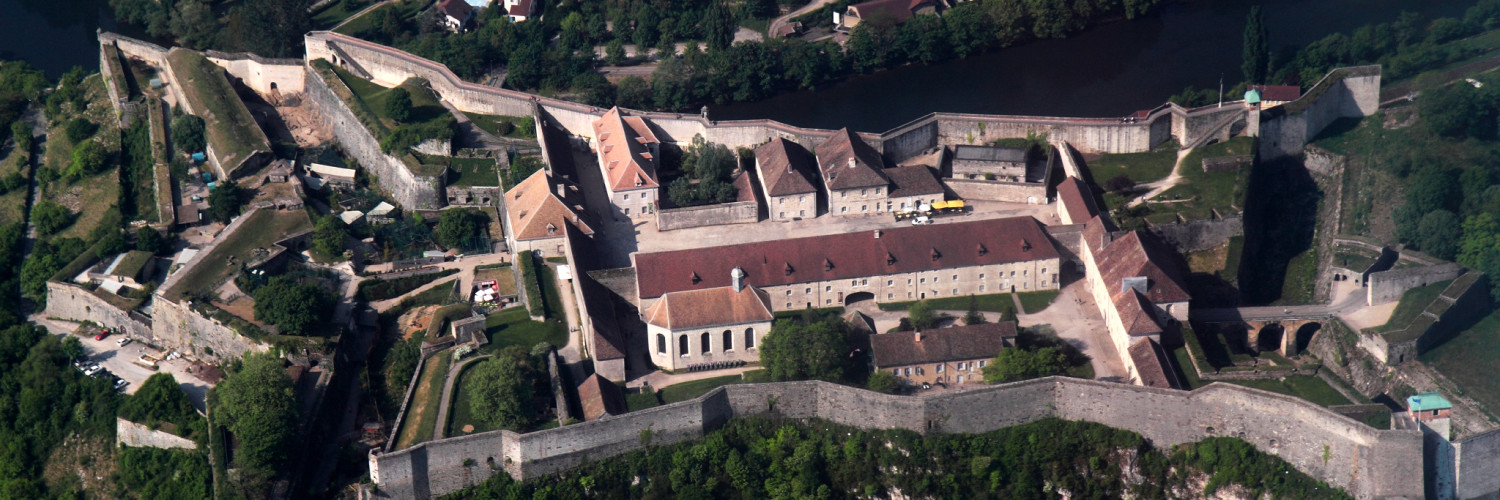 Vue aérienne de la Citadelle de Besançon par Vauban