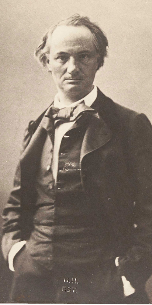 Charles Baudelaire debout
