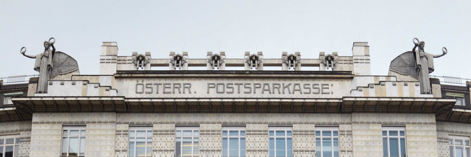 Façade de la poste de la Caisse d’épargne de Vienne