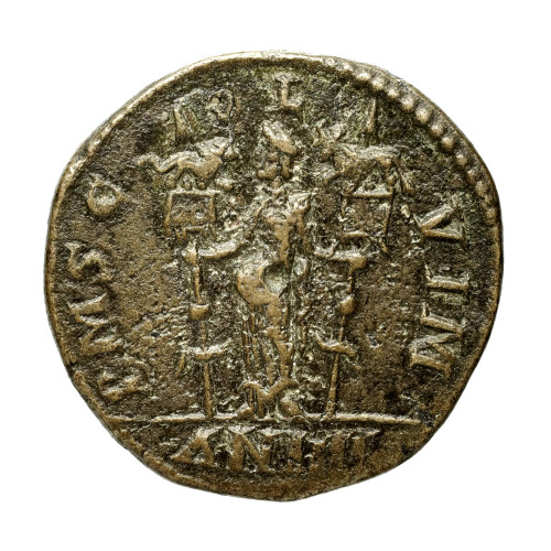 Monnaie de Gordien III représentant des enseignes militaires