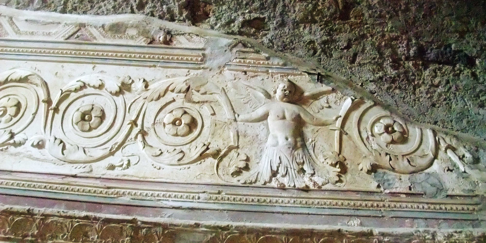 Stucs dans les thermes du Forum à Pompéi