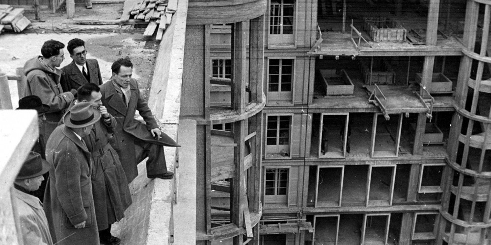 Visite du chantier de reconstruction du Havre dans les années 1950