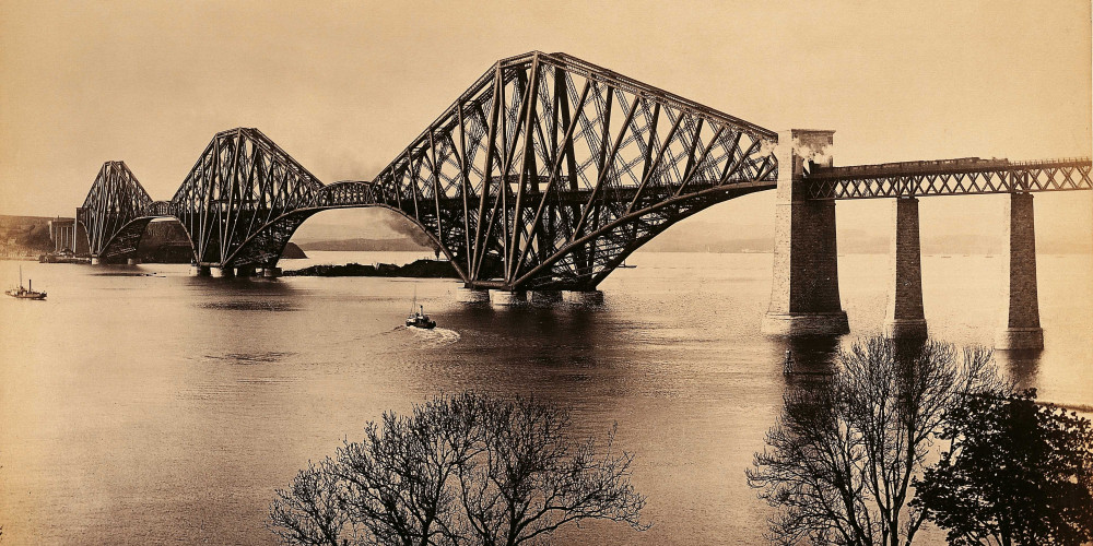 Forth Bridge. Length 8296 ft. Height 354 ft. Spans 1700 ft. (Écosse)