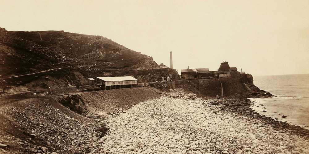 « Flamanville : l’établissement des mines de fer près du port de Diélette (Manche) »