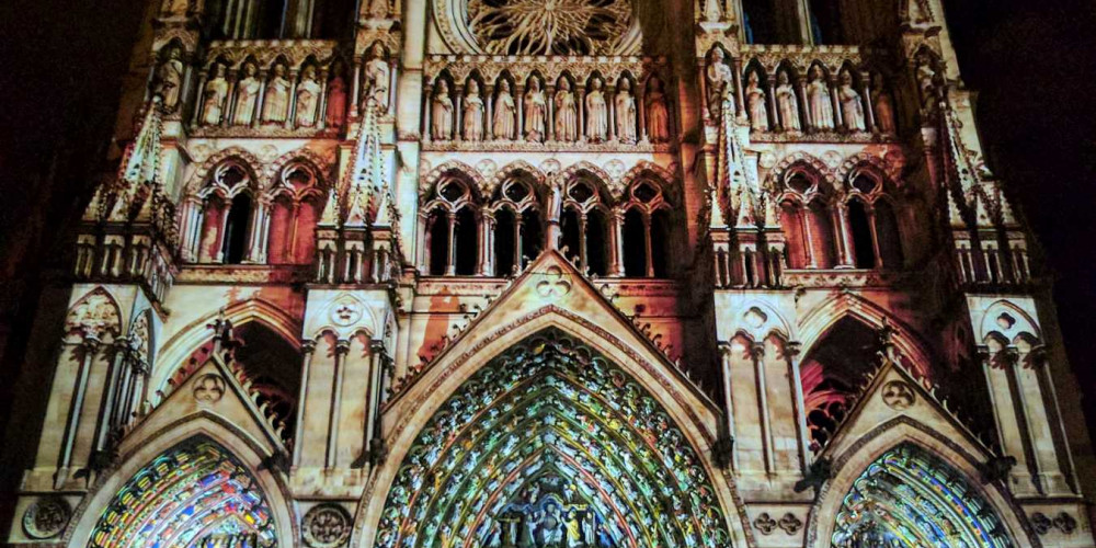 Les cathédrales gothiques : des façades en couleur
