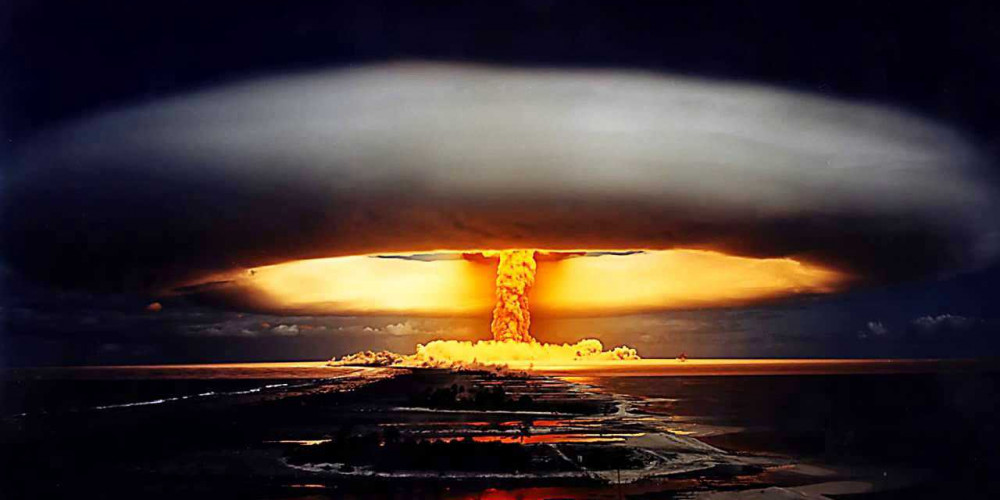 Première bombe nucléaire expérimentale