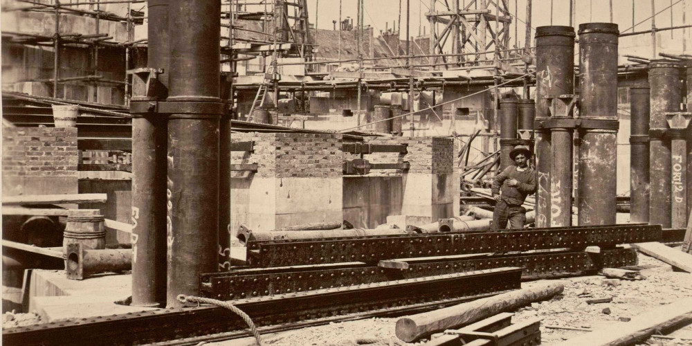 Construction de l’opéra Garnier à Paris, vue des couloirs du parterre