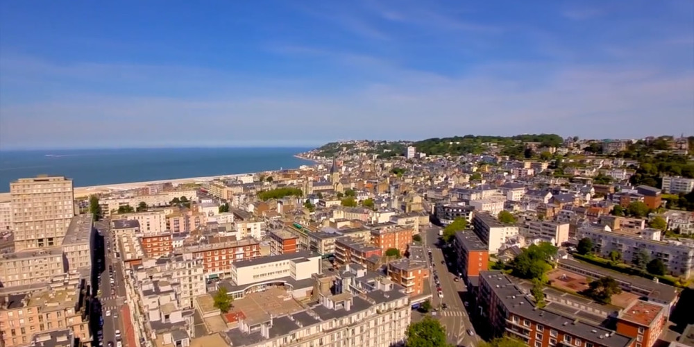 Vignette - Voyage en drone dans l'architecture de Perret au Havre
