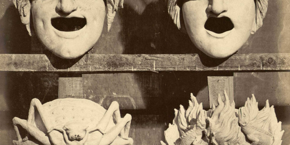 Construction de l’opéra Garnier à Paris, figures décoratives, quatre masques
