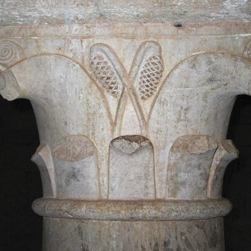 Chapiteau de colonne de la salle du chapitre
