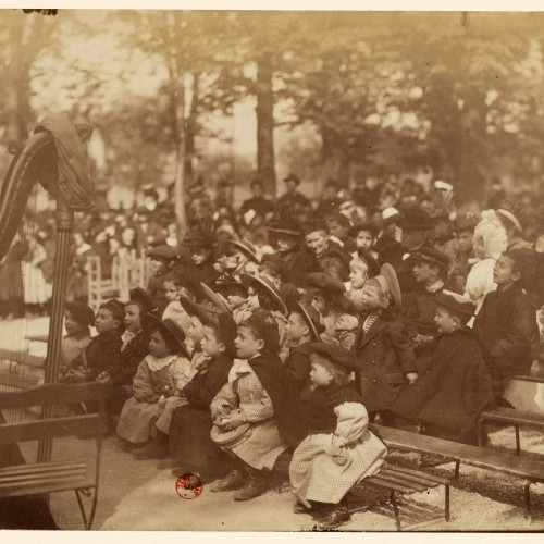Théatre de Guignol au Jardin du Luxembourg