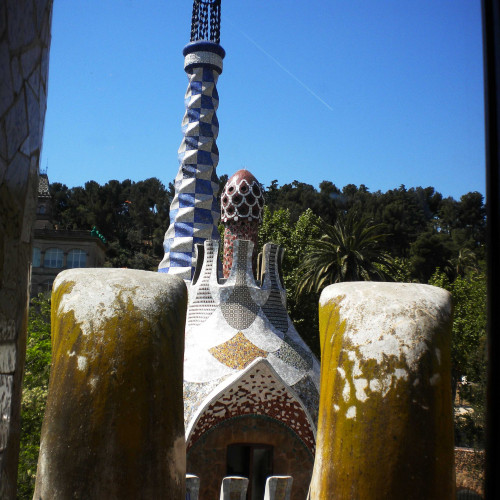 Les colonnes penchées du parc Güell (1900-1914), Barcelone
