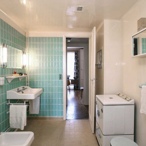 Salle de bains d’un appartement du Havre construit par Auguste Perret