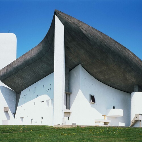 La chapelle Notre-Dame-du-Haut à Ronchamp dans les Vosges (1951-1955)