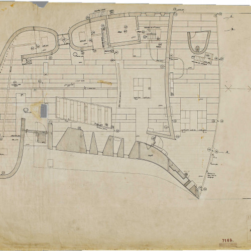 Plan au sol de la chapelle Notre-Dame-du-Haut à Ronchamp (1951-1955)