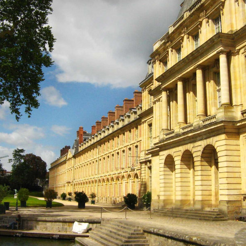 Gros Pavillon de la cour de la Fontaine. Appartements de Louis XV et de Marie Leckzinska