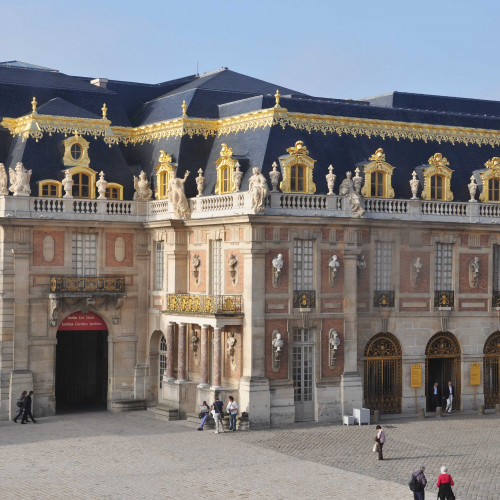 Les toits d’ardoise d’Angers au château de Versailles