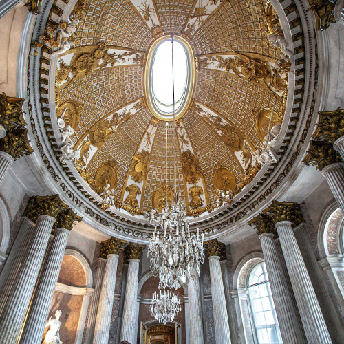 La coupole de la salle de marbre du palais de Sanssouci